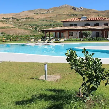 Alloggio per agriturismo Tenuta Lanza Il Mulino Acquaviva Platani