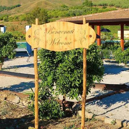 Alloggio per agriturismo Tenuta Lanza Il Mulino Acquaviva Platani