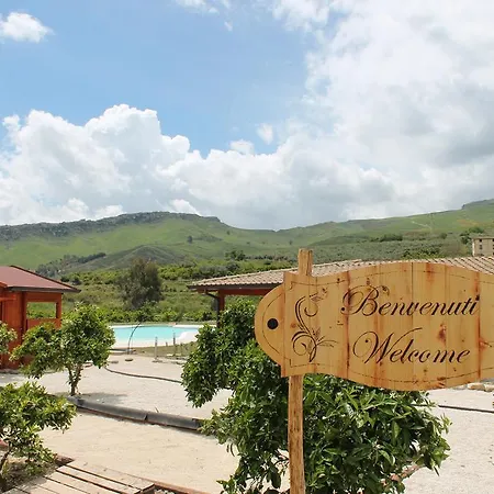 Alloggio per agriturismo Tenuta Lanza Il Mulino Acquaviva Platani